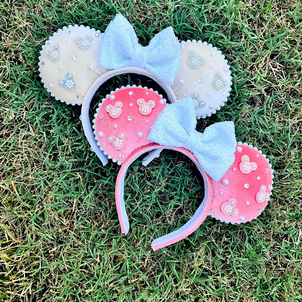 Frosted sugar cookie Minnie ears